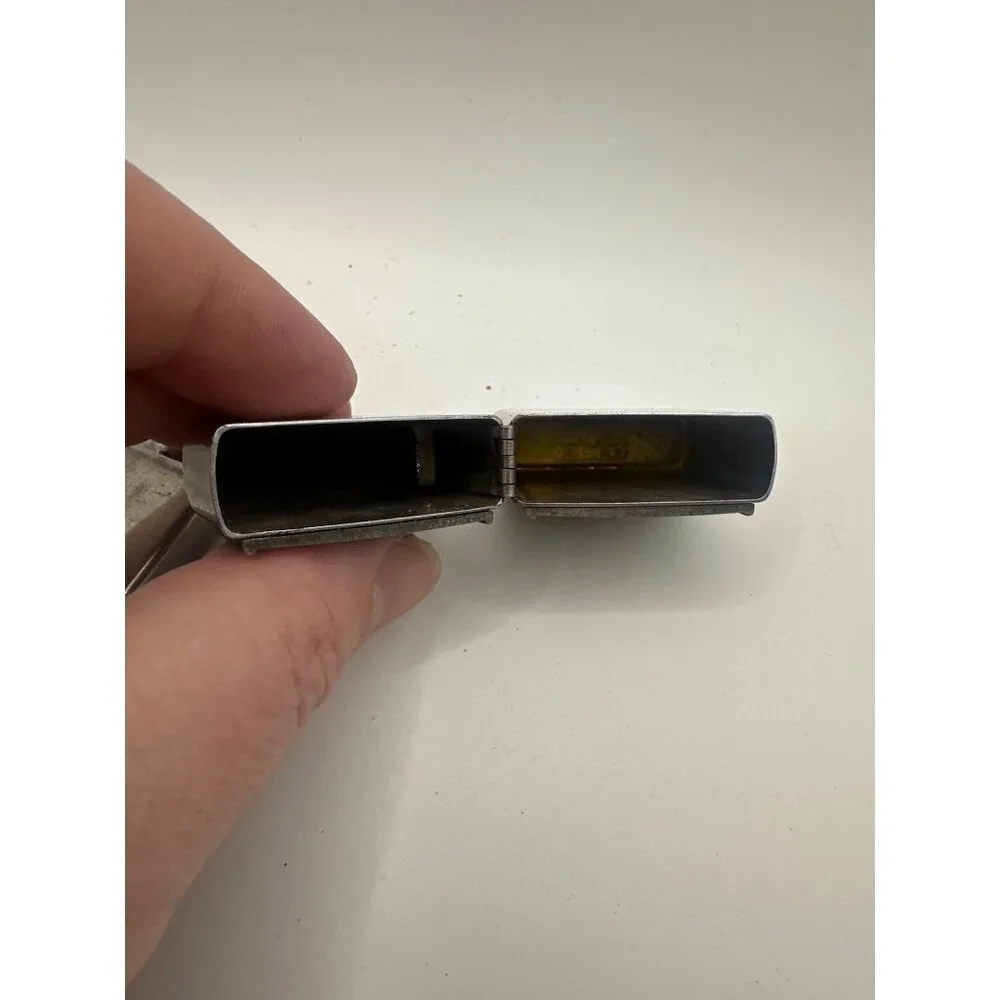 Vintage Zippo Lighter With Moon & Mountain Etching - Picture 6 of 6